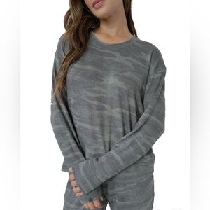 Splendid Camo super soft top  XS